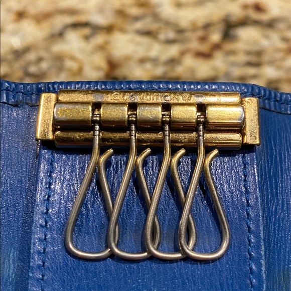 Louis Vuitton Blue Epi 4 Key Holder - with COA! - Picture 10 of 12